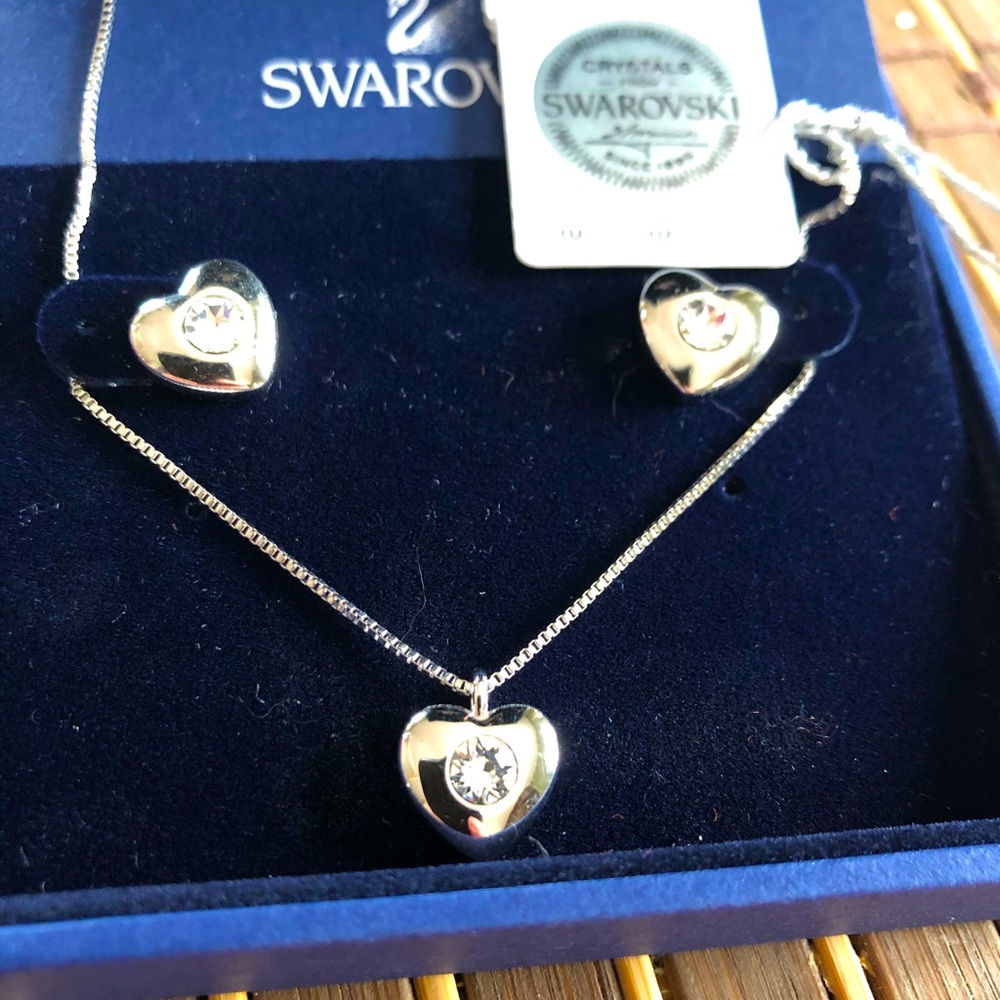 Nic & Syd - Swarovski Necklace and Earring Set